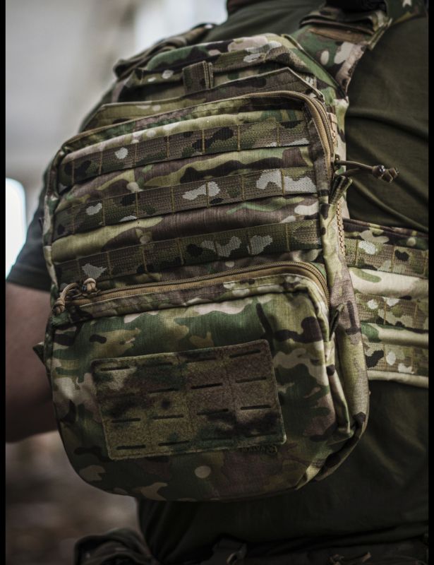 Штурмова панель мультикам на плитоноску з відсіком під гідратор (40х30х5/10 см)