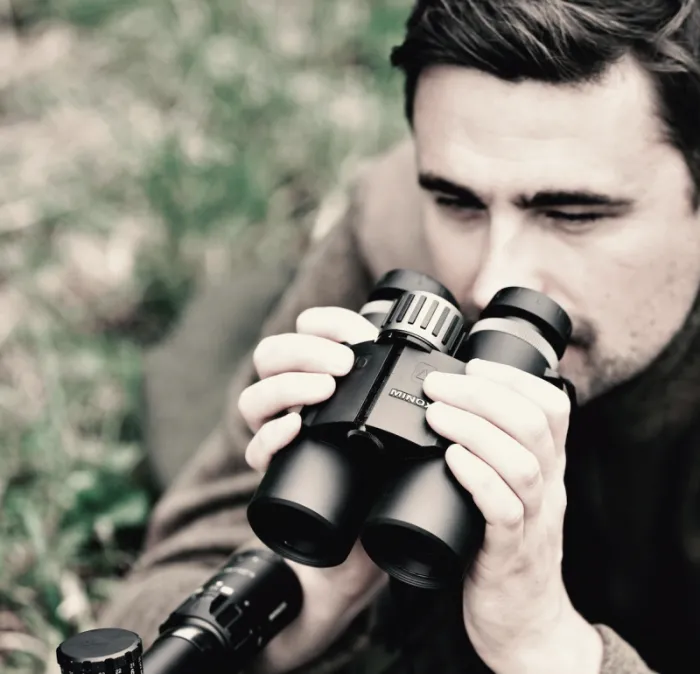 Бінокль Minox X-Range 10x42 з лазерним далекоміром