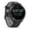 Годинник Garmin Forerunner 965 з сірим титановим безелем, чорним корпусом та чорним/сірим силіконовим ремінцем