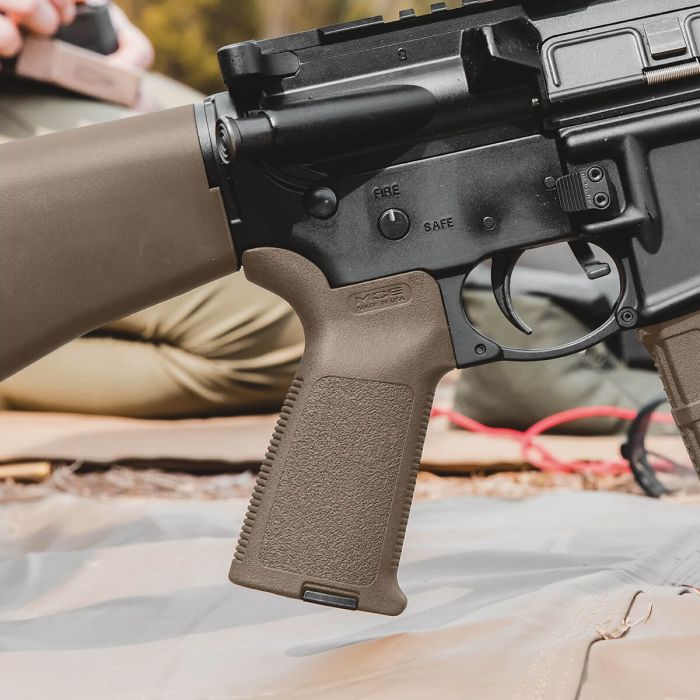 Руків’я пістолетне MOE Grip – AR15/M4 Flat Dark Earth (MAG415)