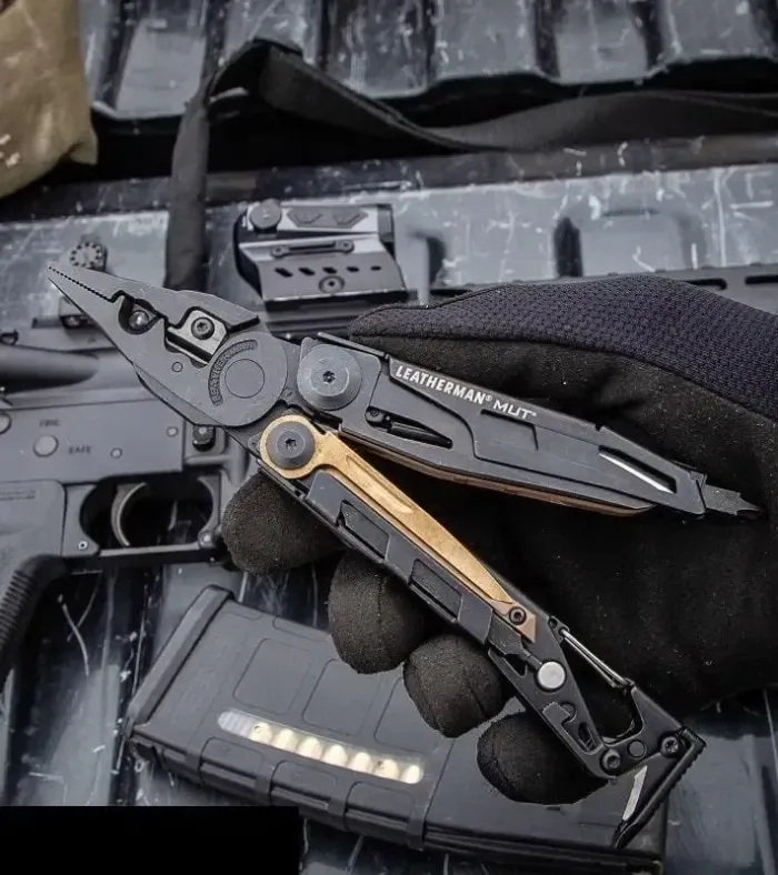 Мультитул Leatherman MUT EOD чохол Molle 833119