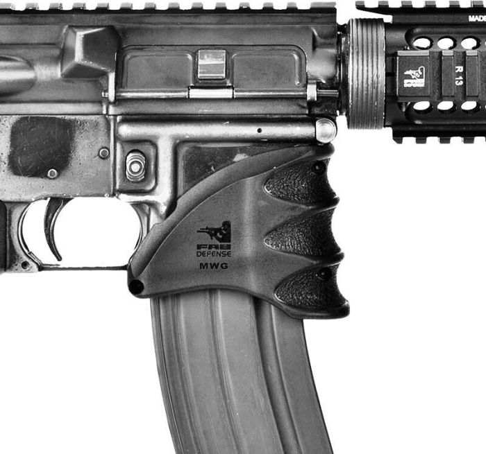 Накладка FAB Defense MWG на шахту магазина AR15/M16 Black