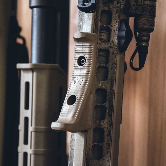 Руків'я на цівку Magpul AFG M-LOK Flat Dark Earth MAG598-FDE