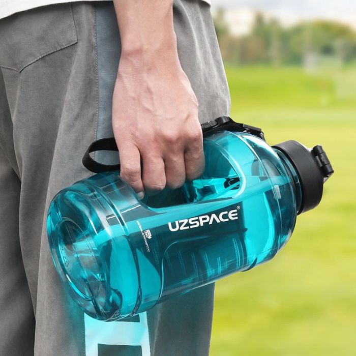 Спортивна пляшка для води Uzspace The King 2300 мл 6065 з трубочкою (колір - блакитний)